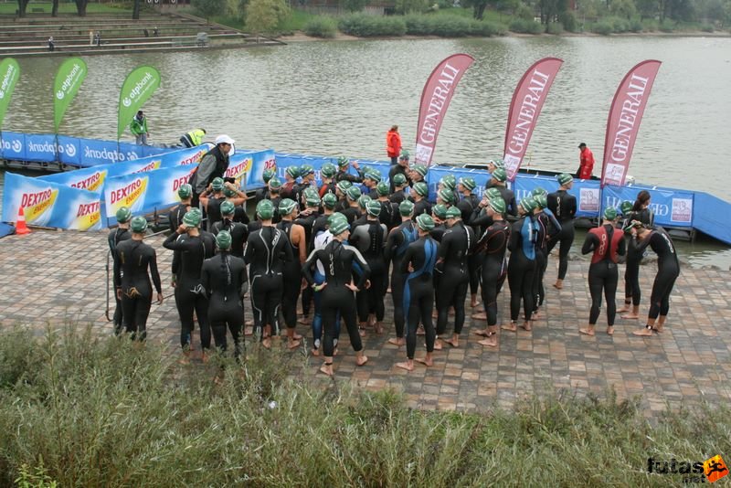 Triathlon World Championship triathlon_budapest_7392.jpg Triathlon World Championship Swimming úszás, triathlon_budapest_7392.jpg