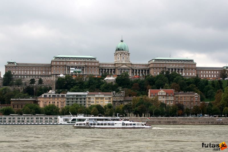 Triathlon World Championship Elite Women bicycle race, Buda Castle