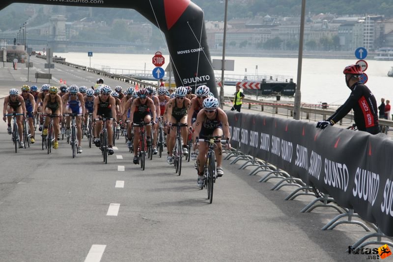 Triathlon World Championship Elite Women bicycle race, triathlon_budapest_7983.jpg