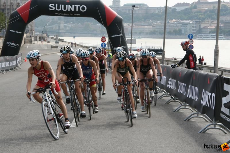 Triathlon World Championship Elite Women bicycle race, triathlon_budapest_7997.jpg
