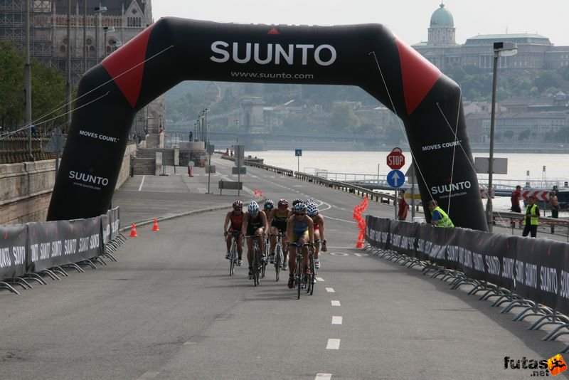 Triathlon World Championship Elite Women bicycle race, triathlon_budapest_8002.jpg