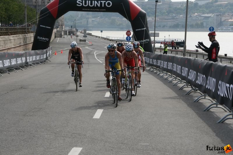 Triathlon World Championship Elite Women bicycle race, triathlon_budapest_8004.jpg