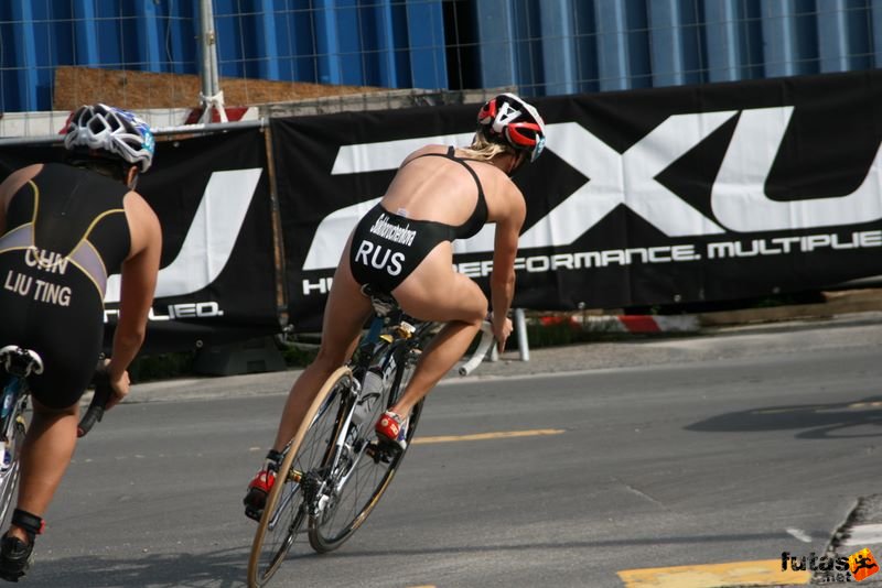 Triathlon World Championship Elite Women bicycle race, triathlon_budapest_8014.jpg