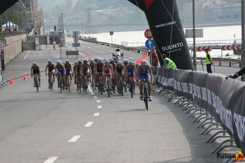 Triathlon World Championship Elite Women bicycle race, triathlon_budapest_8019.jpg