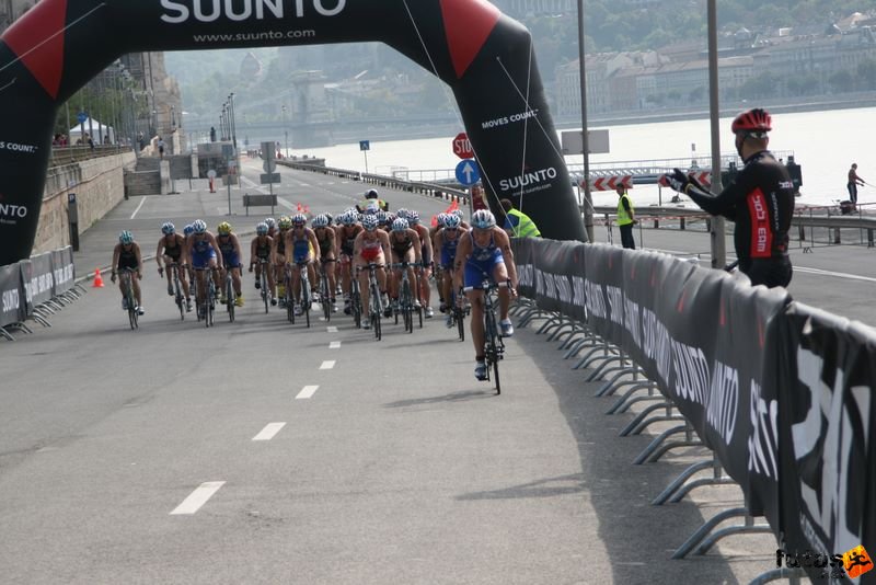 Triathlon World Championship Elite Women bicycle race, triathlon_budapest_8020.jpg