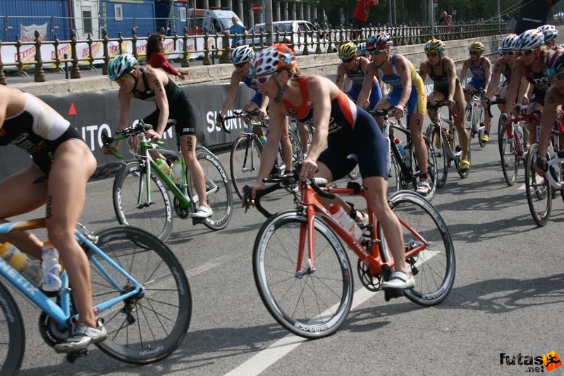Triathlon World Championship Elite Women bicycle race, LISA MENSINK NED