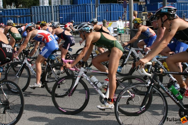 Triathlon World Championship Elite Women bicycle race, EMMA SNOWSILL AUS,  winner