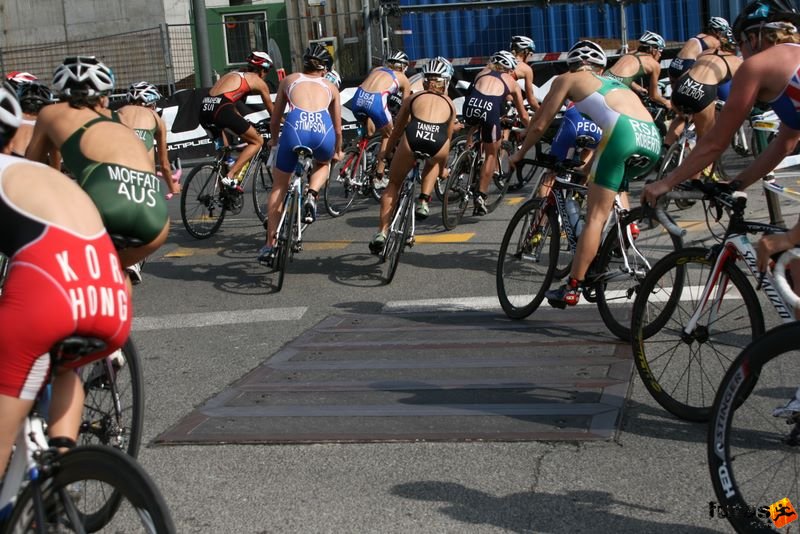 Triathlon World Championship Elite Women bicycle race, triathlon_budapest_8032.jpg