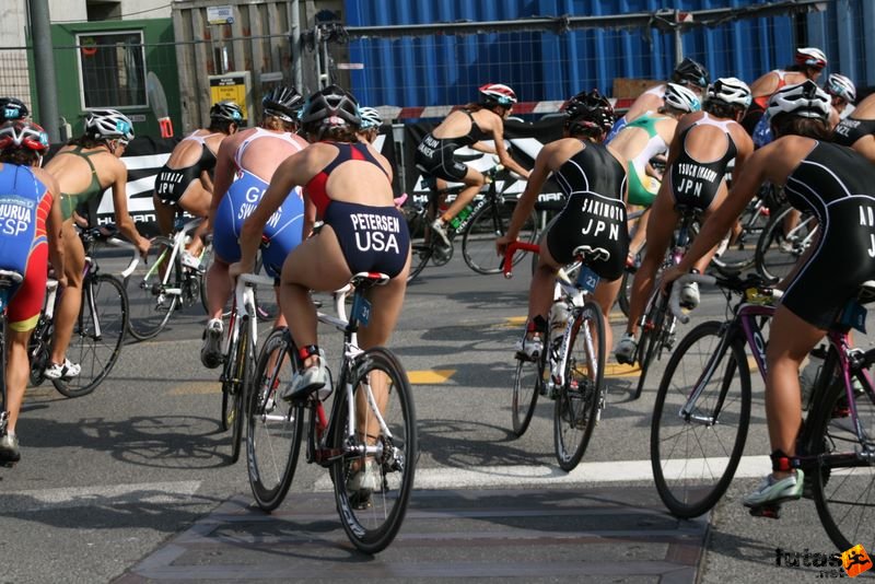 Triathlon World Championship Elite Women bicycle race, triathlon_budapest_8034.jpg