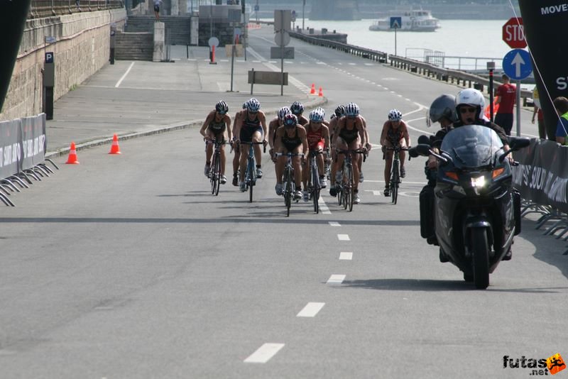 Triathlon World Championship Elite Women bicycle race, triathlon_budapest_8037.jpg