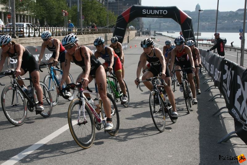 Triathlon World Championship Elite Women bicycle race, NICKY SAMUELS	NZL