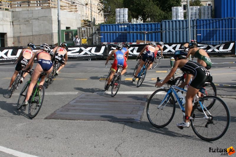 Triathlon World Championship Elite Women bicycle race, triathlon_budapest_8045.jpg