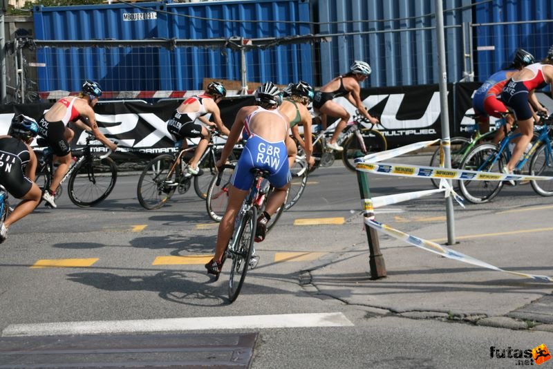 Triathlon World Championship Elite Women bicycle race, RAW