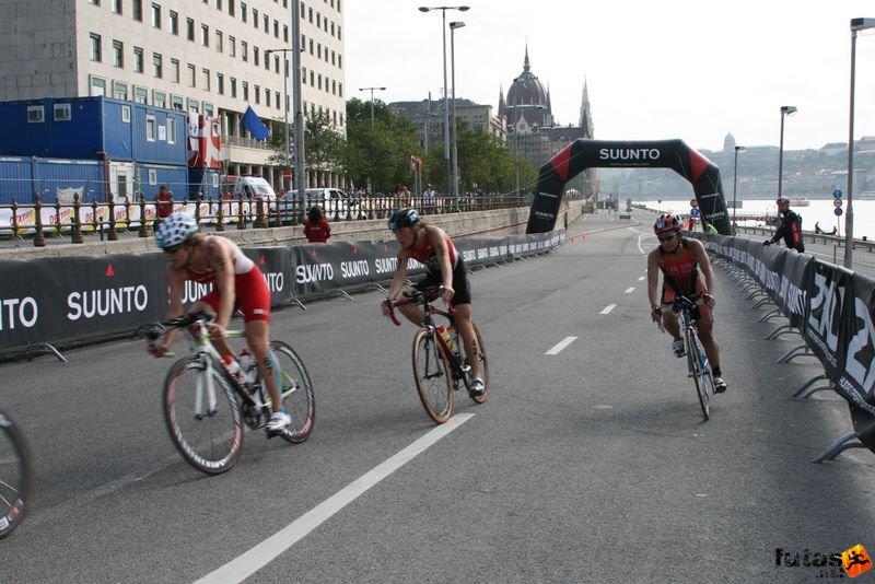 Triathlon World Championship Elite Women bicycle race, triathlon_budapest_8060.jpg