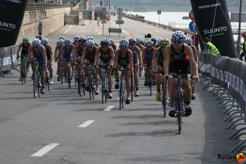 Triathlon World Championship Elite Women bicycle race, triathlon_budapest_8078.jpg