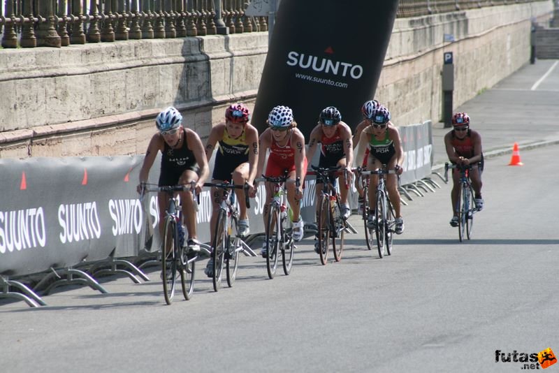 Triathlon World Championship Elite Women bicycle race, triathlon_budapest_8100.jpg