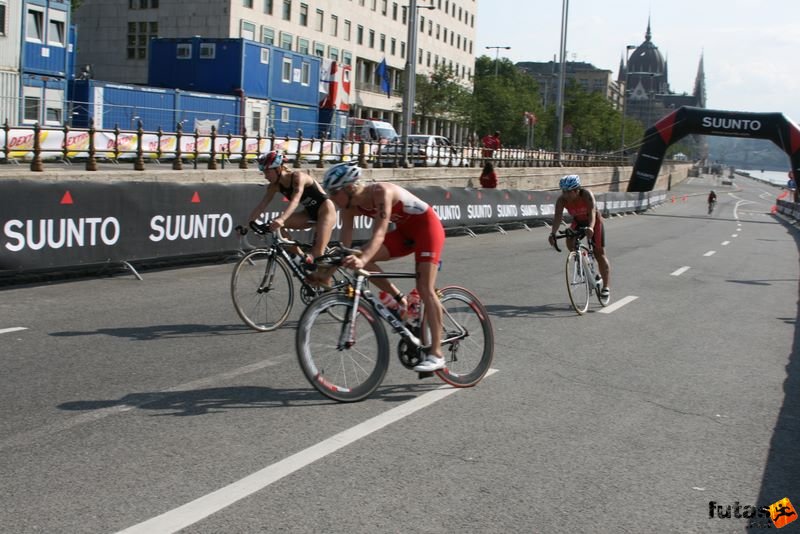 Triathlon World Championship Elite Women bicycle race, triathlon_budapest_8104.jpg