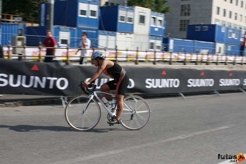 Triathlon World Championship Elite Women bicycle race, triathlon_budapest_8105.jpg