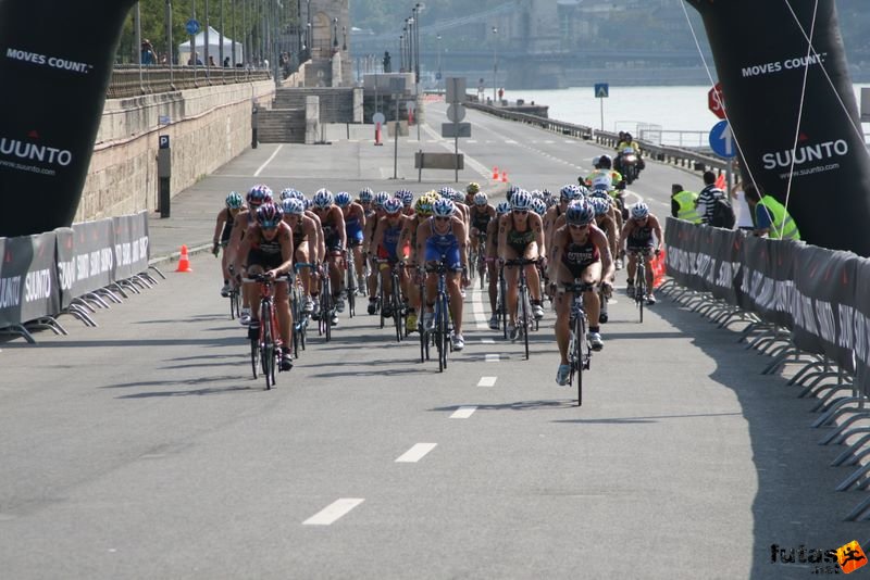 Triathlon World Championship Elite Women bicycle race, triathlon_budapest_8109.jpg