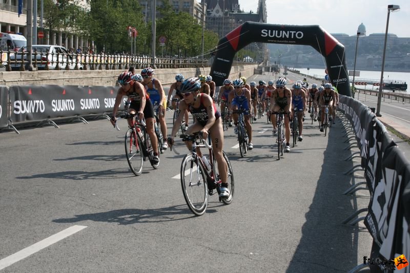 Triathlon World Championship Elite Women bicycle race, triathlon_budapest_8111.jpg