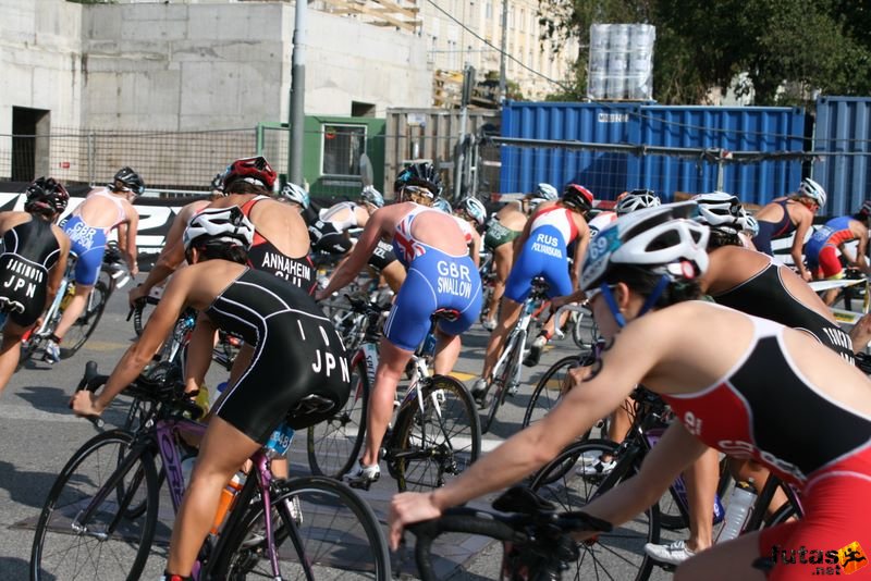 Triathlon World Championship Elite Women bicycle race, triathlon_budapest_8117.jpg