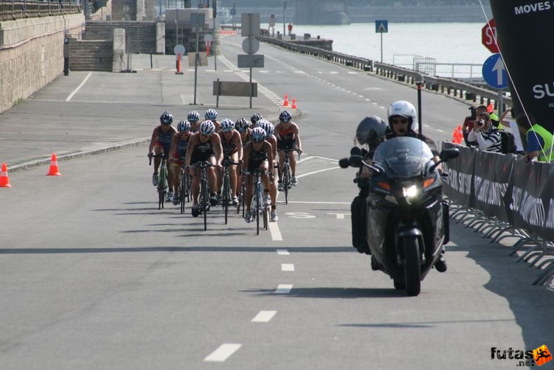 Triathlon World Championship Elite Women bicycle race, triathlon_budapest_8126.jpg