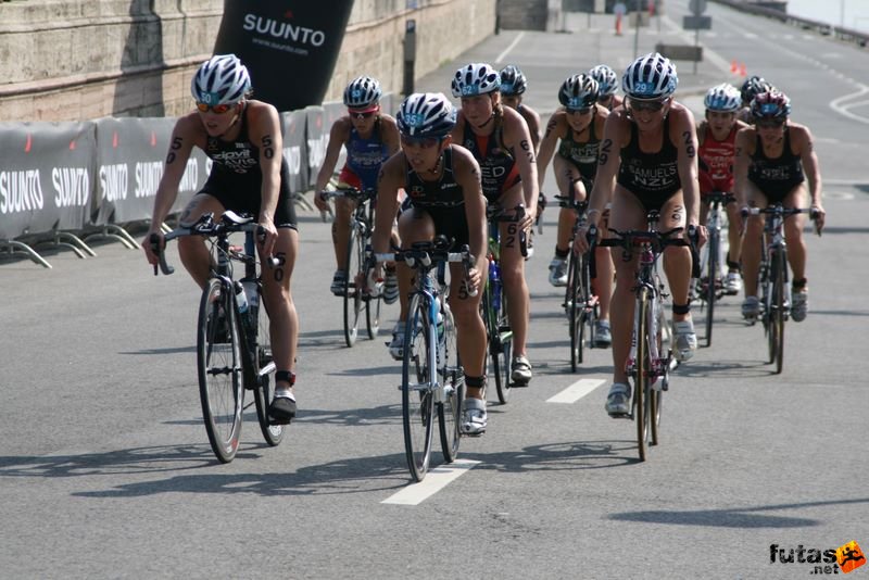 Triathlon World Championship Elite Women bicycle race, EMMA DAVIS IRL, AI UEDA JPN, NICKY SAMUELS NZL World Championship