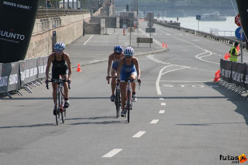 Triathlon World Championship Elite Women bicycle race, triathlon_budapest_8134.jpg