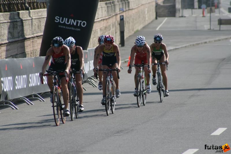 Triathlon World Championship Elite Women bicycle race, triathlon_budapest_8140.jpg
