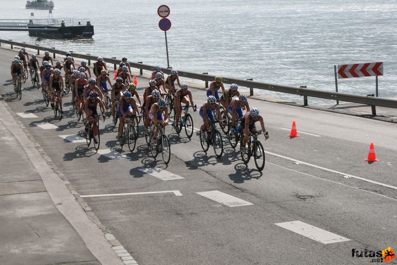 Triathlon World Championship Elite Women bicycle race, triathlon_budapest_8153.jpg