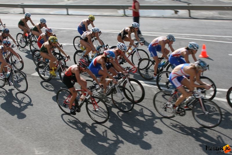 Triathlon World Championship Elite Women bicycle race, triathlon_budapest_8155.jpg
