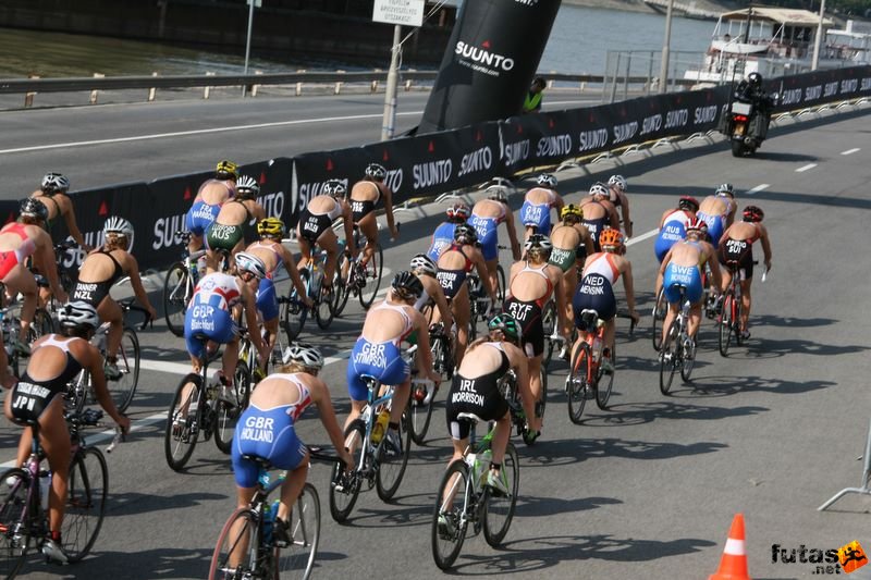 Triathlon World Championship Elite Women bicycle race, triathlon_budapest_8159.jpg