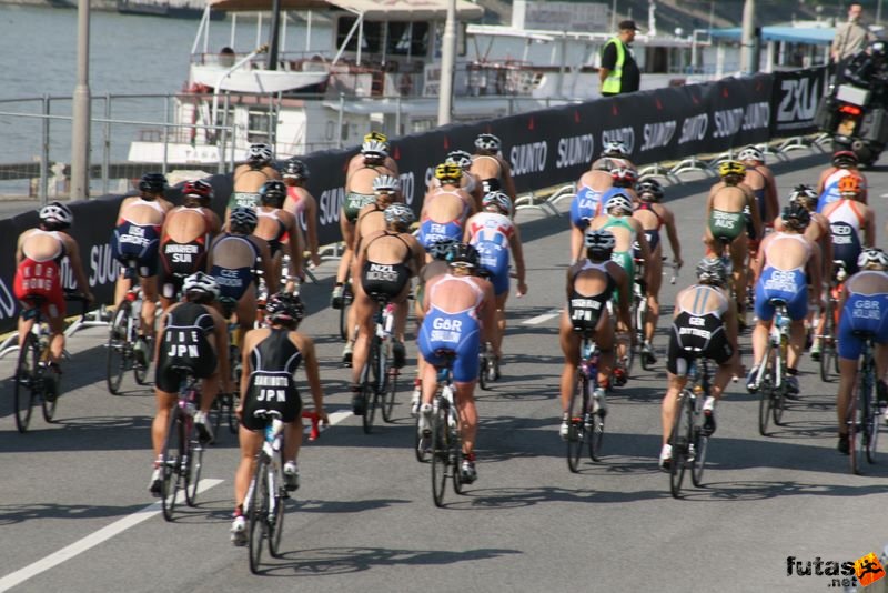 Triathlon World Championship Elite Women bicycle race, triathlon_budapest_8161.jpg