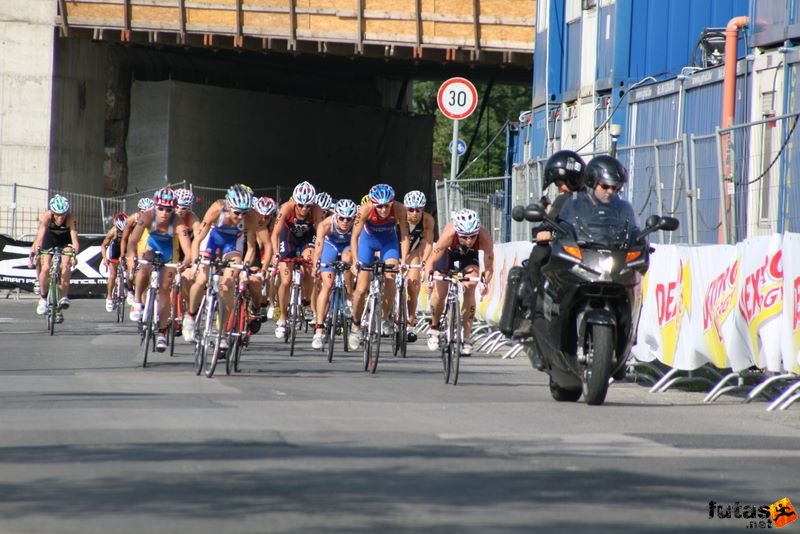 Triathlon World Championship Elite Women bicycle race, triathlon_budapest_8165.jpg