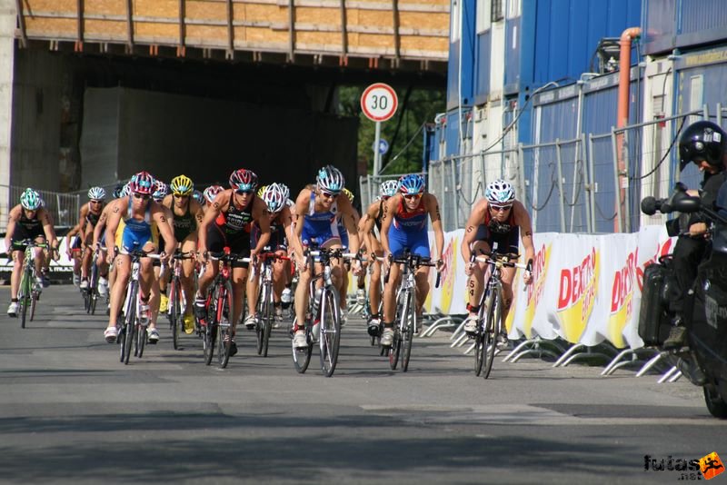 Triathlon World Championship Elite Women bicycle race, triathlon_budapest_8166.jpg