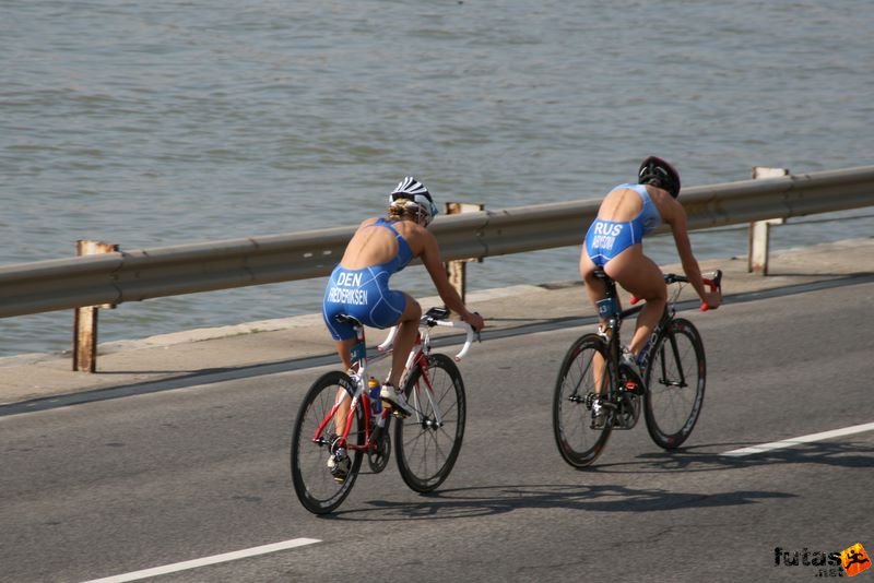 Triathlon World Championship Elite Women bicycle race, triathlon_budapest_8195.jpg