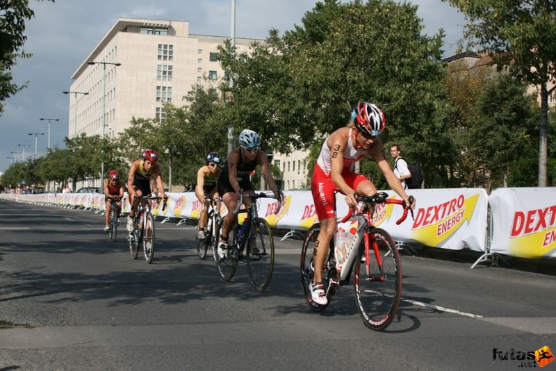 Triathlon World Championship Elite Women bicycle race, triathlon_budapest_8202.jpg