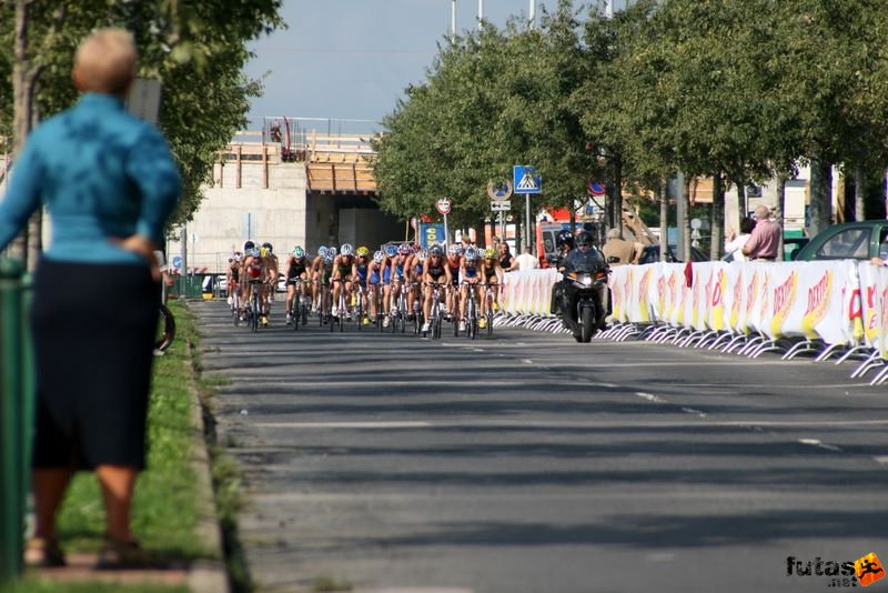 Triathlon World Championship Elite Women bicycle race, triathlon_budapest_8206.jpg