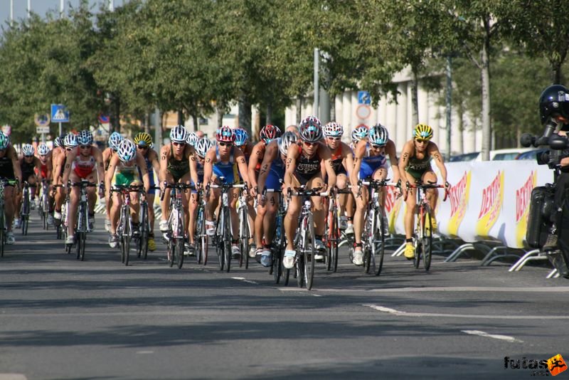 Triathlon World Championship Elite Women bicycle race, triathlon_budapest_8209.jpg