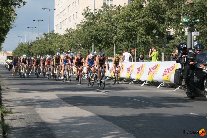 Triathlon World Championship Elite Women bicycle race, triathlon_budapest_8210.jpg