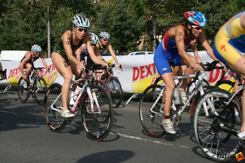 Triathlon World Championship Elite Women bicycle race, triathlon_budapest_8214.jpg