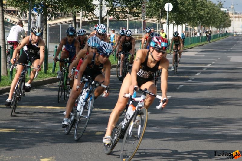 Triathlon World Championship Elite Women bicycle race, triathlon_budapest_8227.jpg