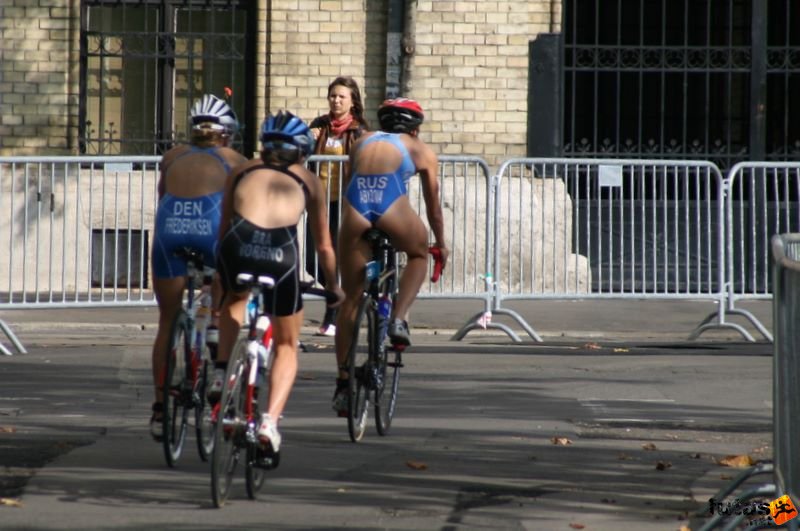 Triathlon World Championship Elite Women bicycle race, triathlon_budapest_8240.jpg