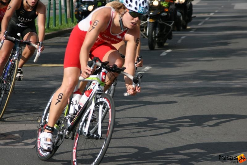 Triathlon World Championship Elite Women bicycle race, triathlon_budapest_8244.jpg
