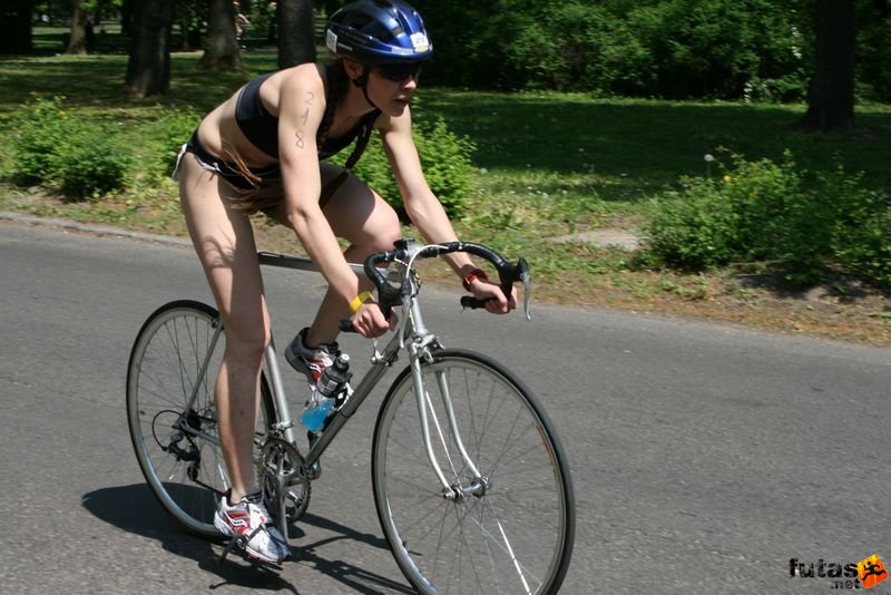 Triatlon Tour Budapest Margitsziget, VELECZKI VIKTÓRIA kerékpározás a triatlon versenyen
