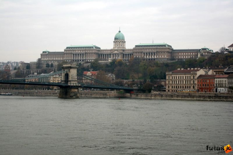 Budai Vár, Budai Várnagyed Tudás Útja Félmaraton Futóverseny Half Marathon Budapest, Lánchíd, Budai Vár, Duna látkép