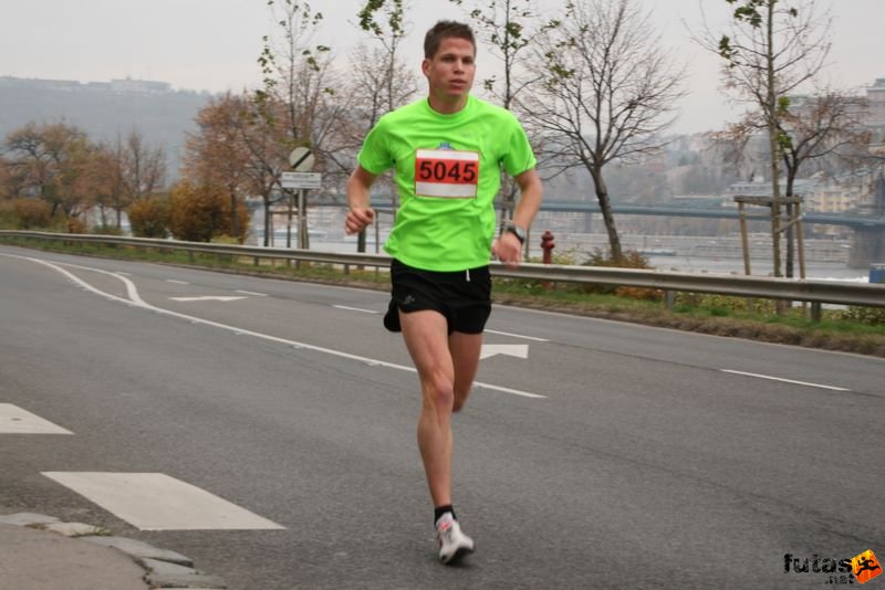 Tudás Útja Félmaraton Futóverseny Half Marathon Budapest, JÓZSA Gábor