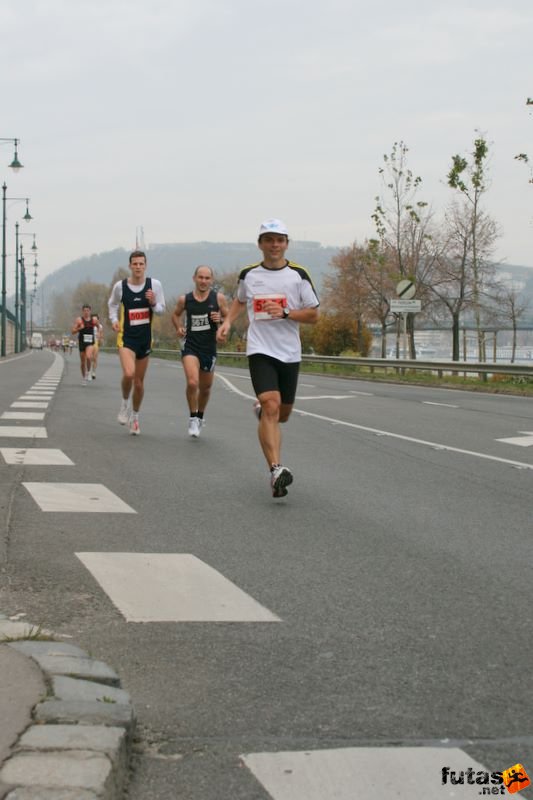 Tudás Útja Félmaraton Futóverseny Half Marathon Budapest, PÉSZ Attila