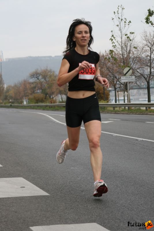 Tudás Útja Félmaraton Futóverseny Half Marathon Budapest, VAJDA Zsuzsa