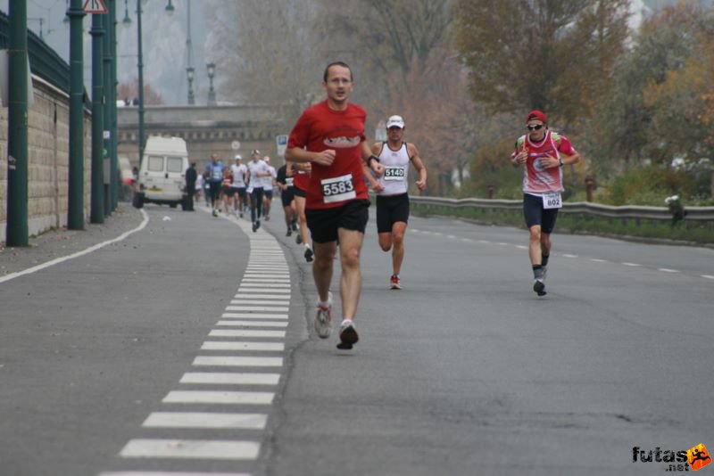 Tudás Útja Félmaraton Futóverseny Half Marathon Budapest, DR BODAI László